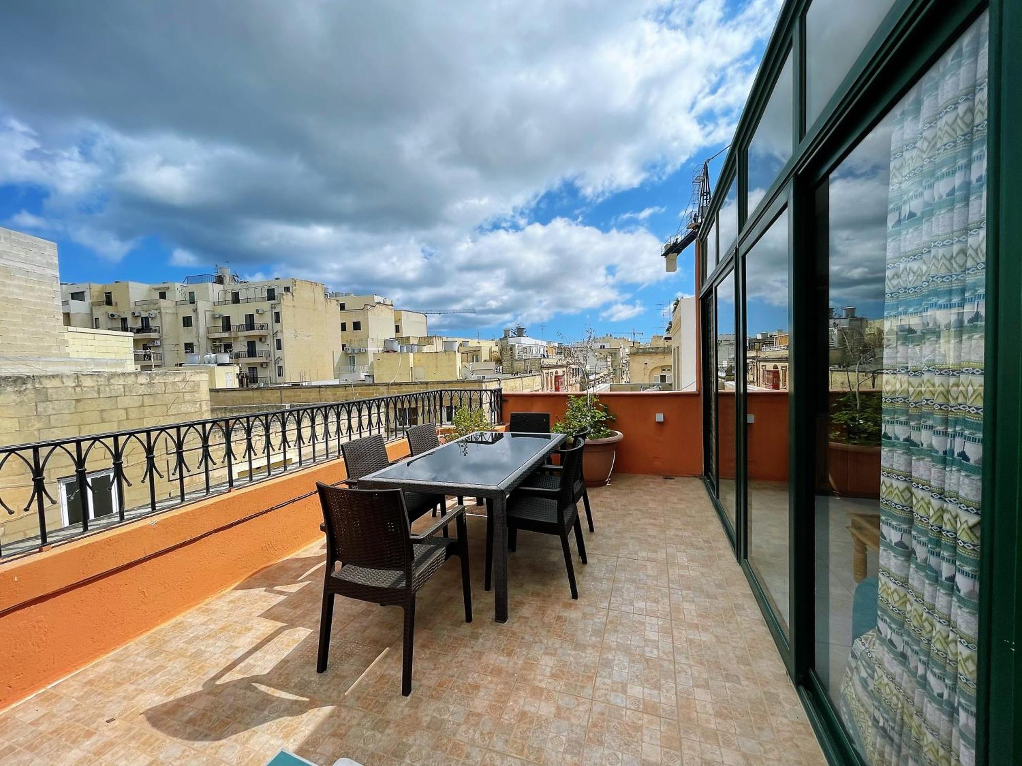 Appartement Fantastic 3 Bedroom Duplex Penthouse With Terrace *